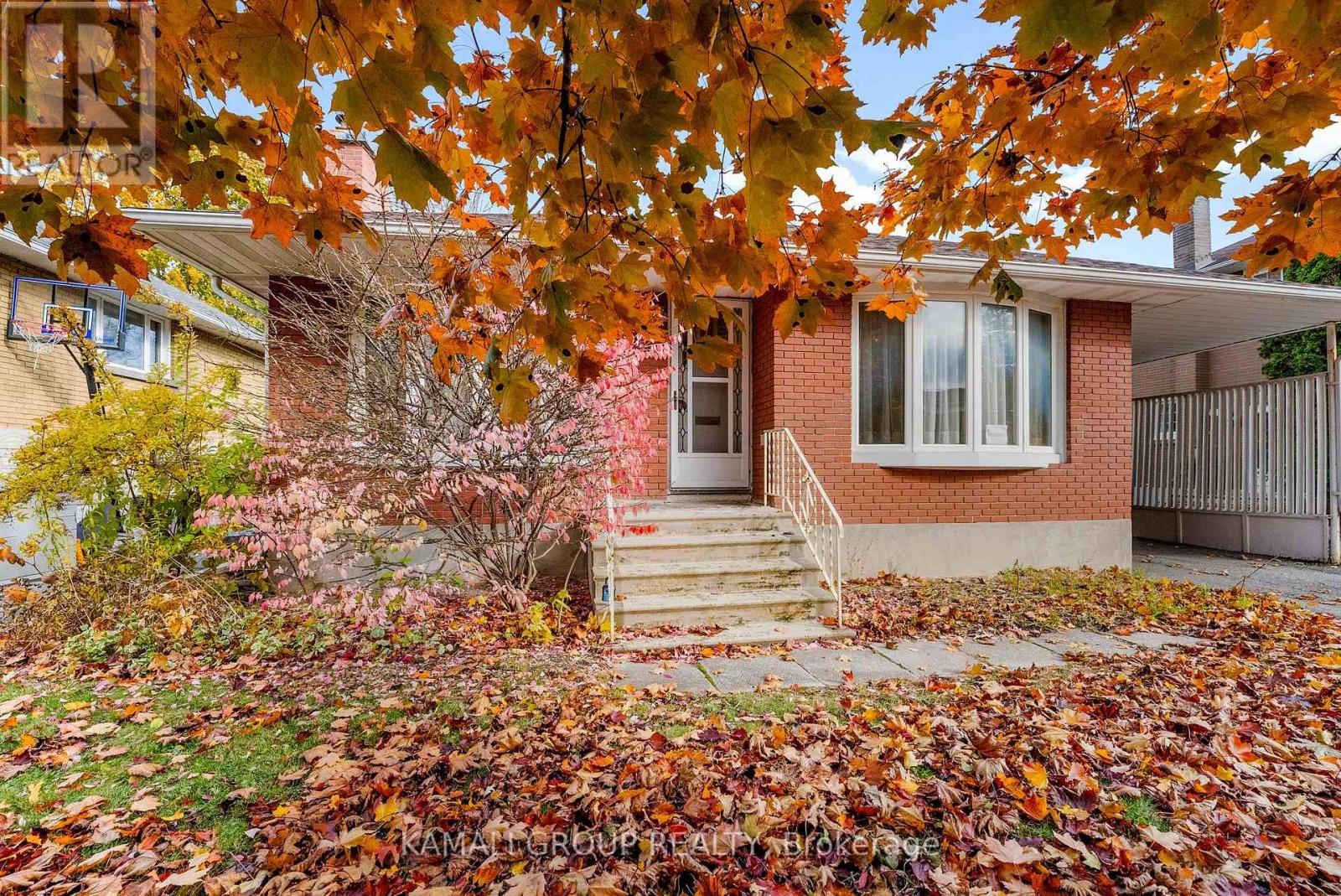 683 Courtenay Avenue, Ottawa, Ontario  K2A 3B8 - Photo 28 - X12529096