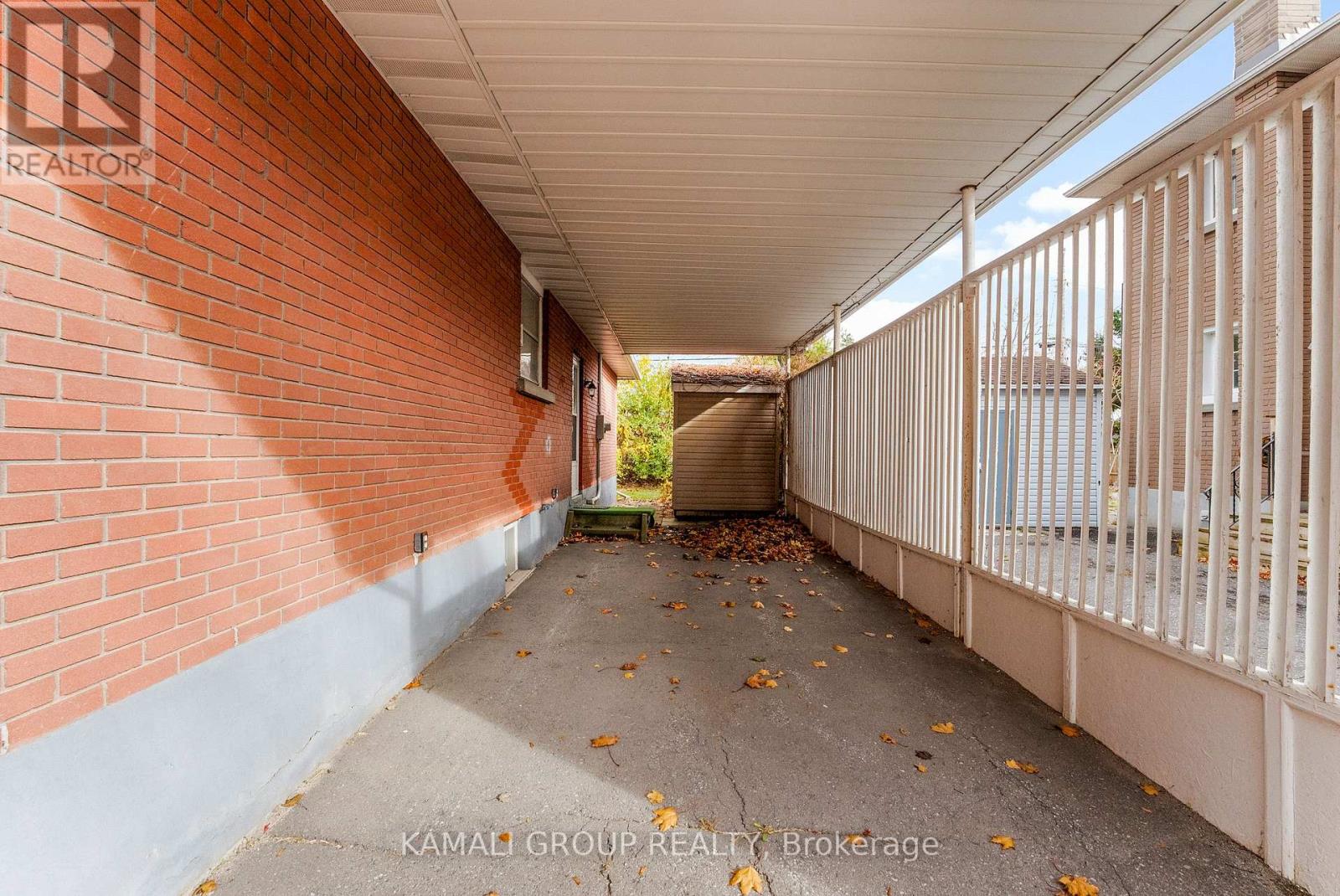 683 Courtenay Avenue, Ottawa, Ontario  K2A 3B8 - Photo 33 - X12529096