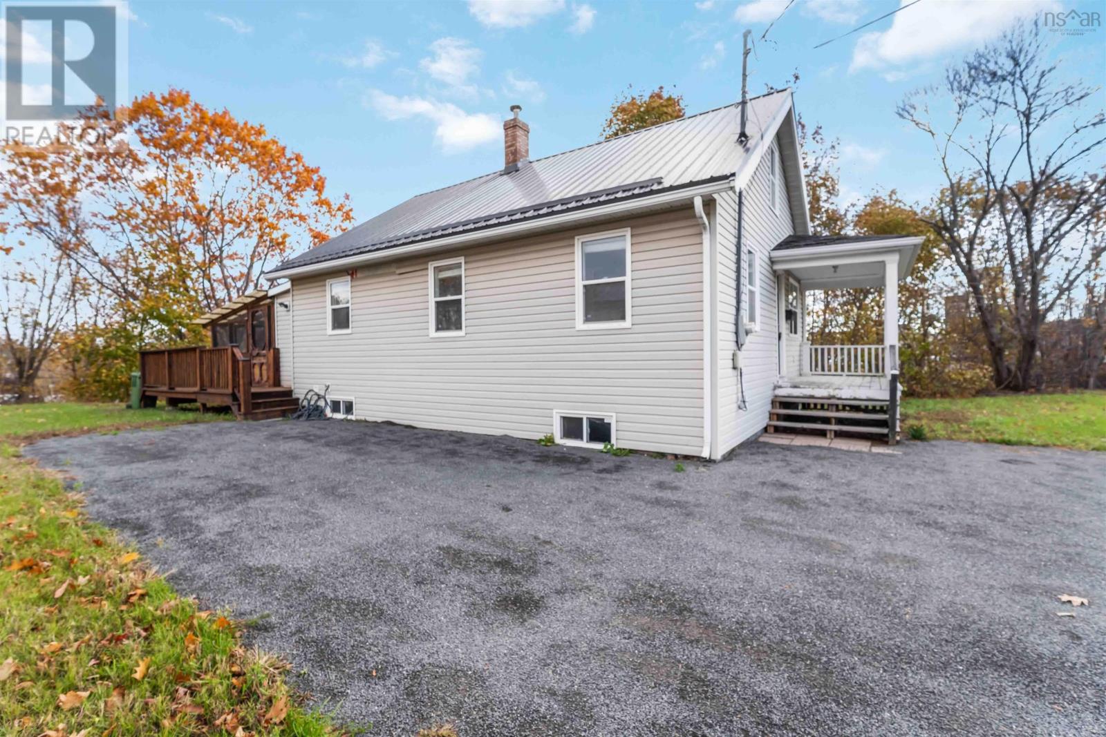 8911 Commercial Street, New Minas, Nova Scotia  B4N 3E1 - Photo 4 - 202527621