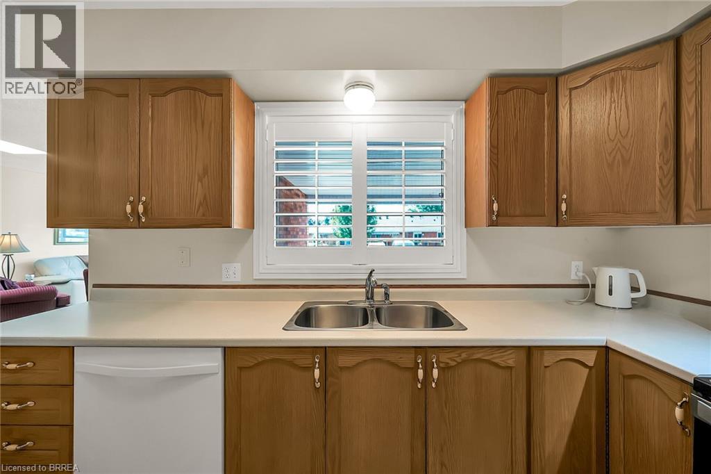 570 West Street Unit# 20, Brantford, Ontario  N3R 7Y7 - Photo 8 - 40771041