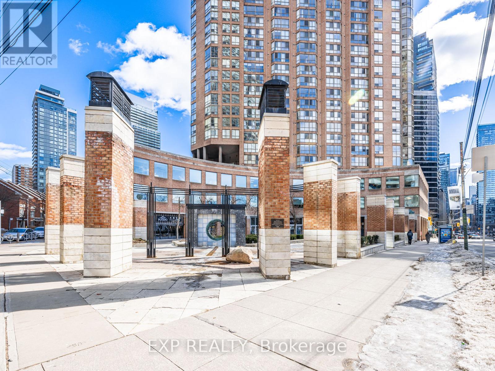 320 - 1033 BAY STREET, Toronto, Ontario