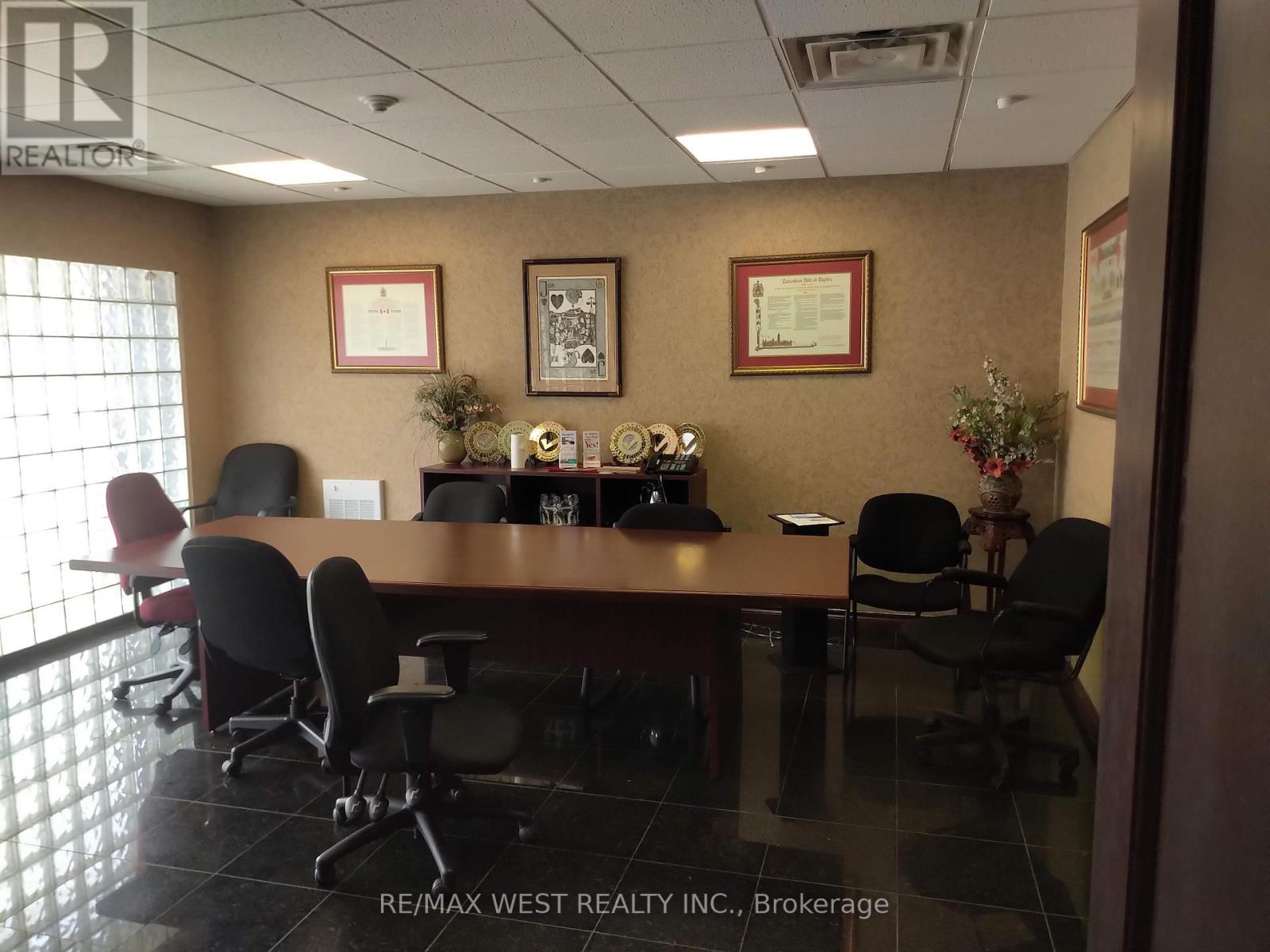 2nd Flr C - 1015 Bloor Street W, Toronto, Ontario  M6H 1M1 - Photo 6 - C12529234