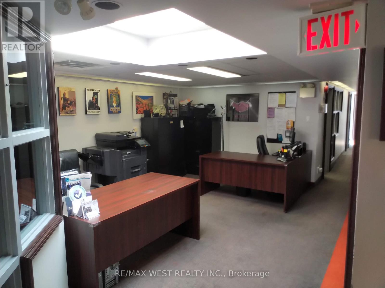 2nd Flr C - 1015 Bloor Street W, Toronto, Ontario  M6H 1M1 - Photo 9 - C12529234