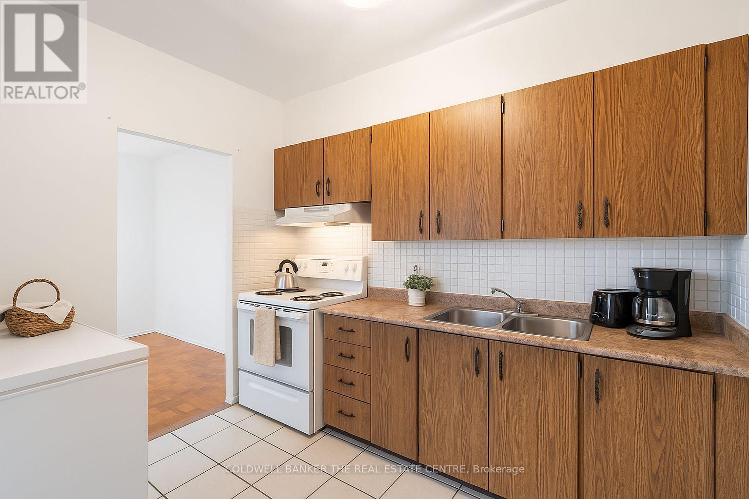 Ph 15 - 1 Massey Square, Toronto, Ontario  M4C 5L4 - Photo 7 - E12529146