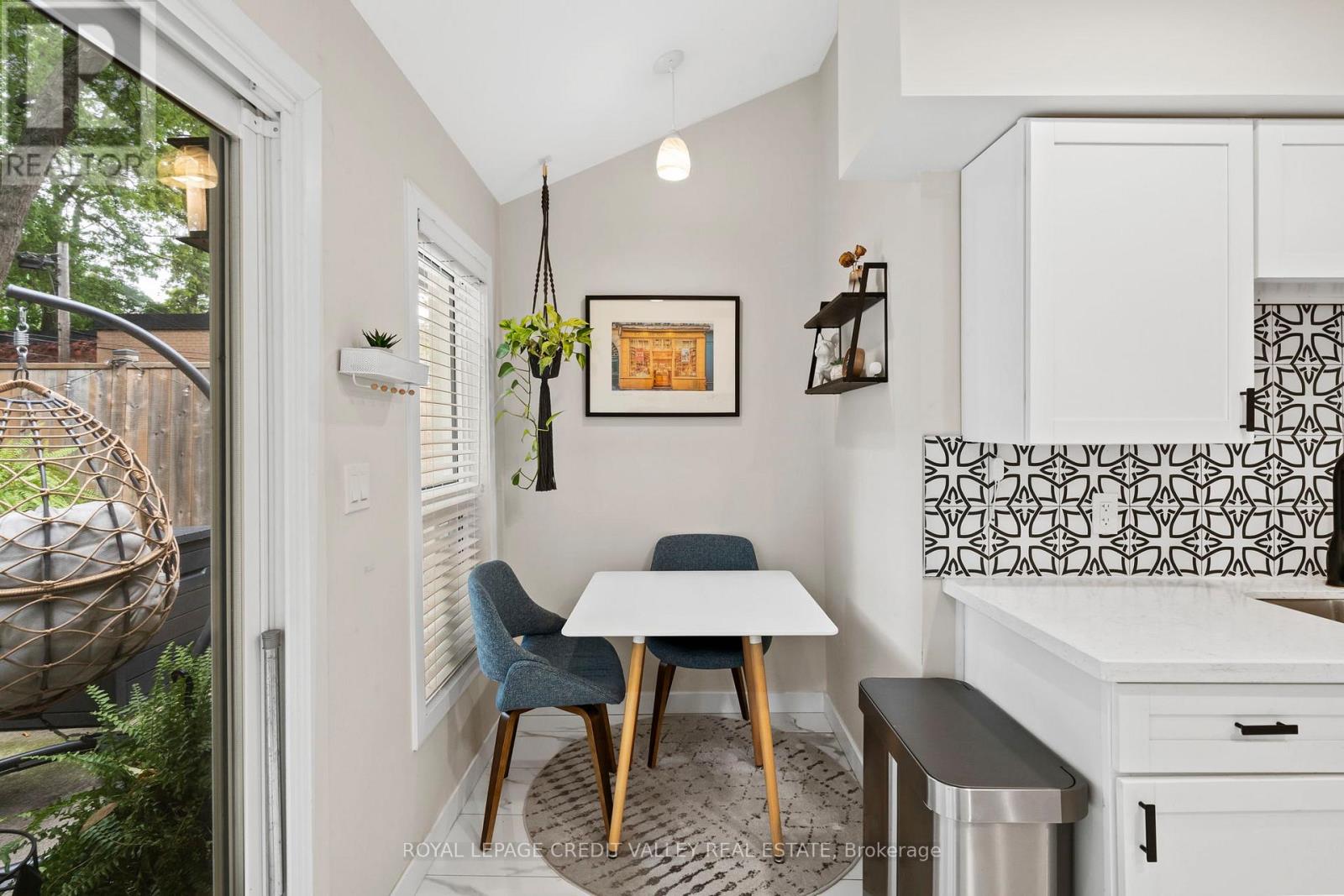 1254 Woodbine Avenue, Toronto, Ontario  M4C 4E6 - Photo 10 - E12529176