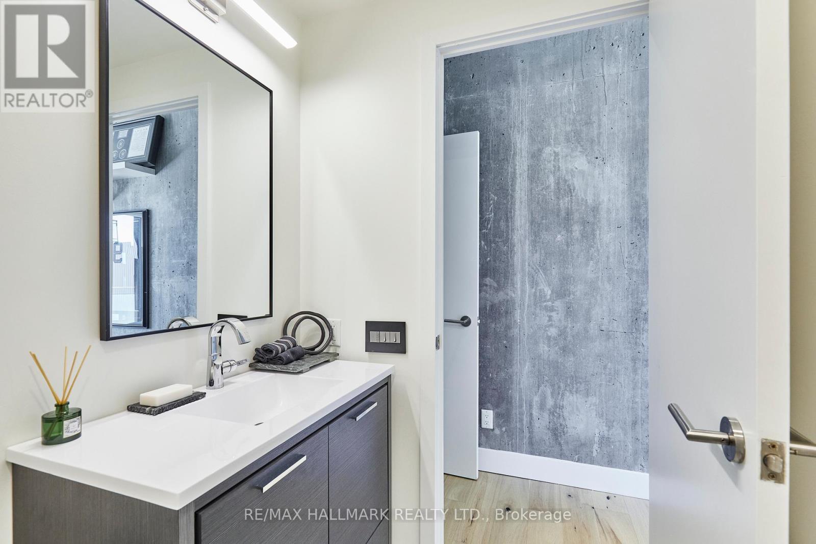 211 - 90 Broadview Avenue, Toronto, Ontario  M4M 0A7 - Photo 14 - E12529332