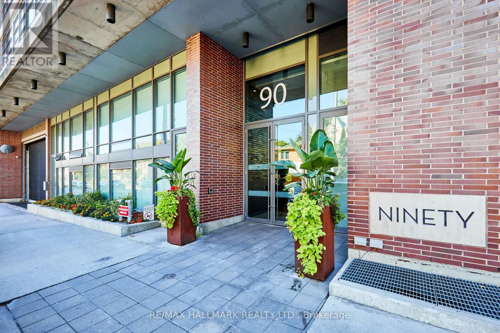 211 - 90 Broadview Avenue, Toronto, Ontario  M4M 0A7 - Photo 2 - E12529332