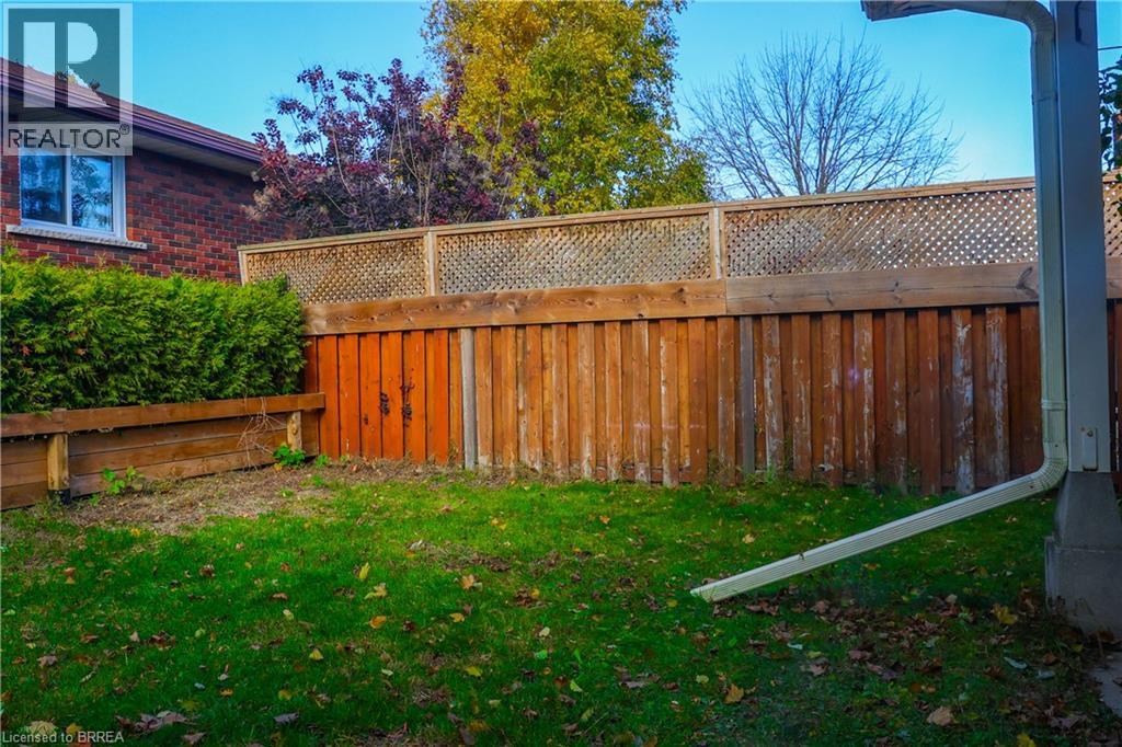 2 Robroy Court, Brantford, Ontario  N3R 3E3 - Photo 15 - 40786403