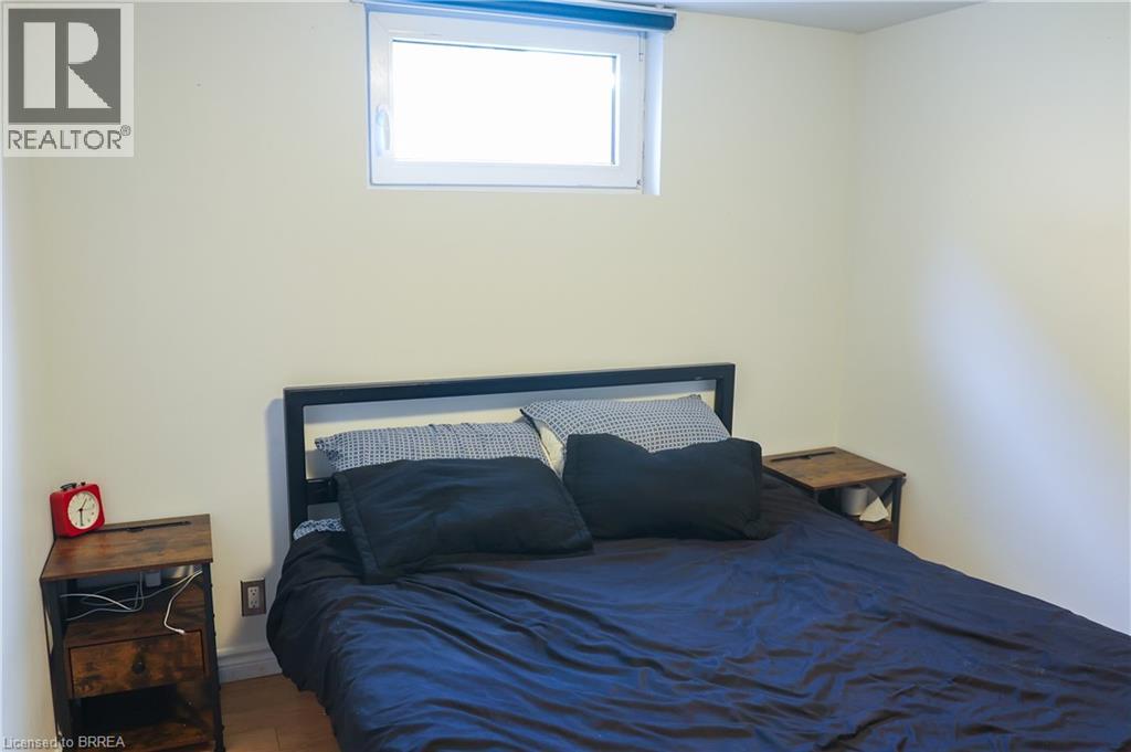 2 Robroy Court, Brantford, Ontario  N3R 3E3 - Photo 4 - 40786403