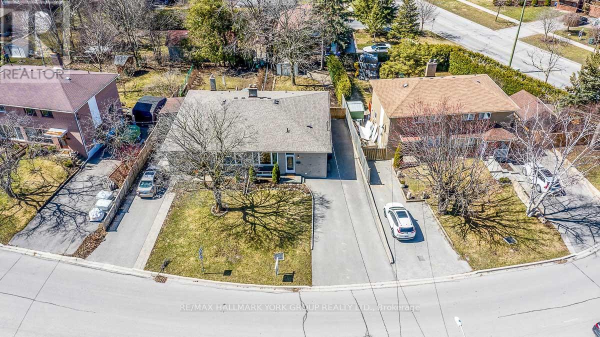 Lower - 6 Davis Road, Aurora, Ontario  L4G 2B5 - Photo 3 - N12529200