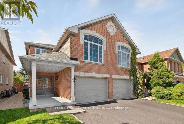 22 Baltic Street, Richmond Hill, Ontario  L4B 4H8 - Photo 2 - N12529204