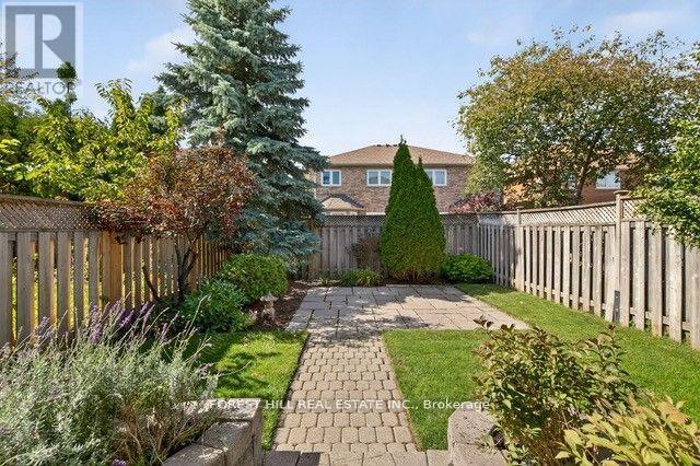 22 Baltic Street, Richmond Hill, Ontario  L4B 4H8 - Photo 29 - N12529204