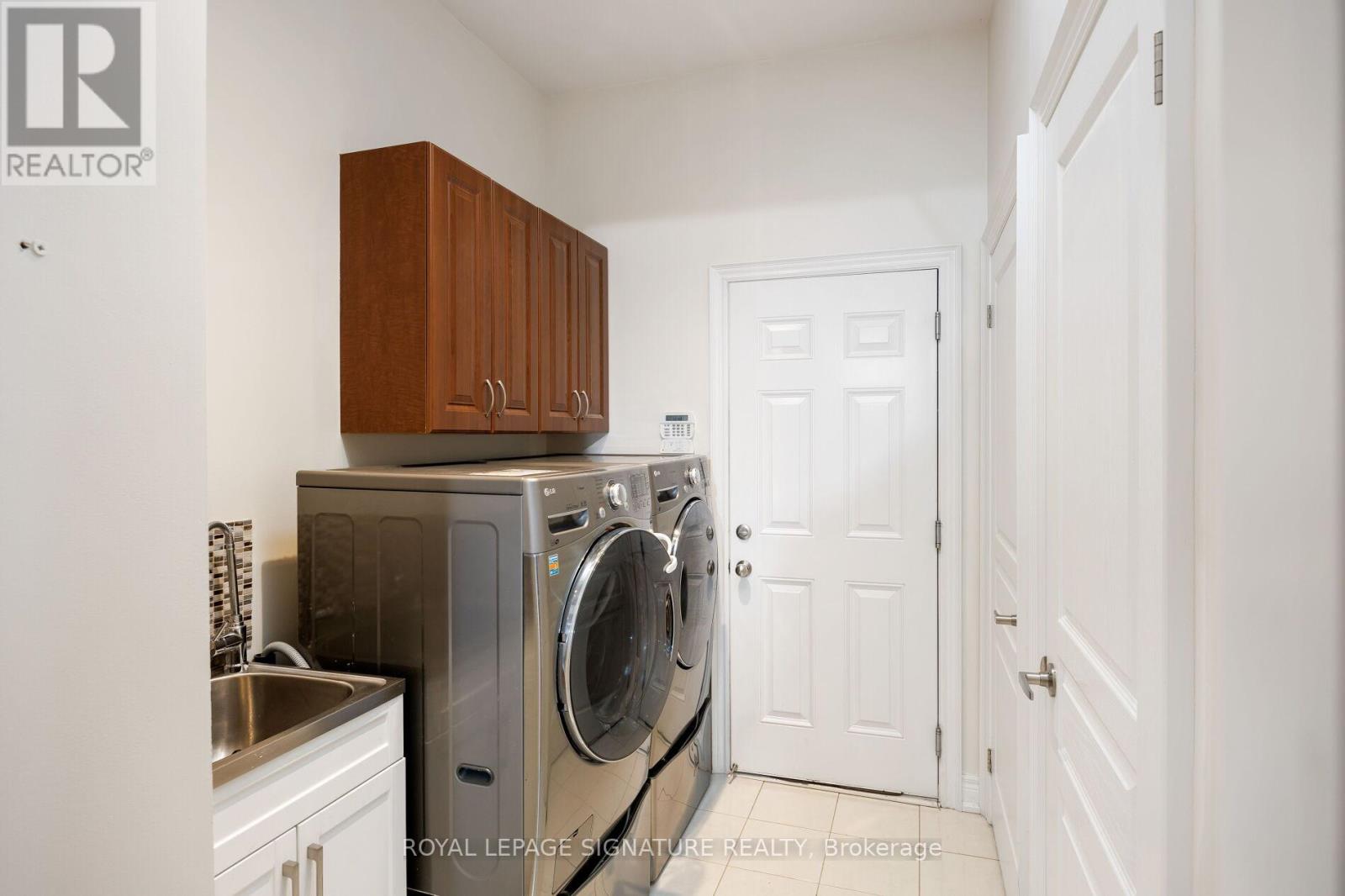 50 Balderson Drive N, Vaughan, Ontario  L4H 4A3 - Photo 11 - N12529226