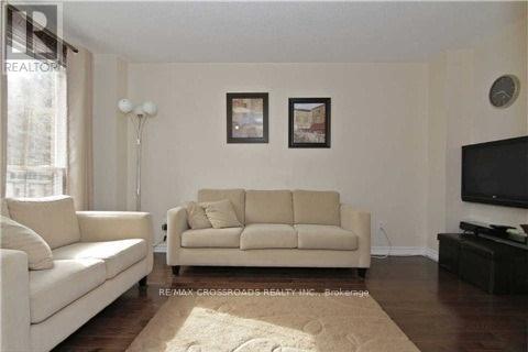 110 Whitney Place, Vaughan, Ontario  L4J 6V4 - Photo 3 - N12529280