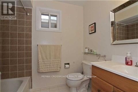 110 Whitney Place, Vaughan, Ontario  L4J 6V4 - Photo 7 - N12529280