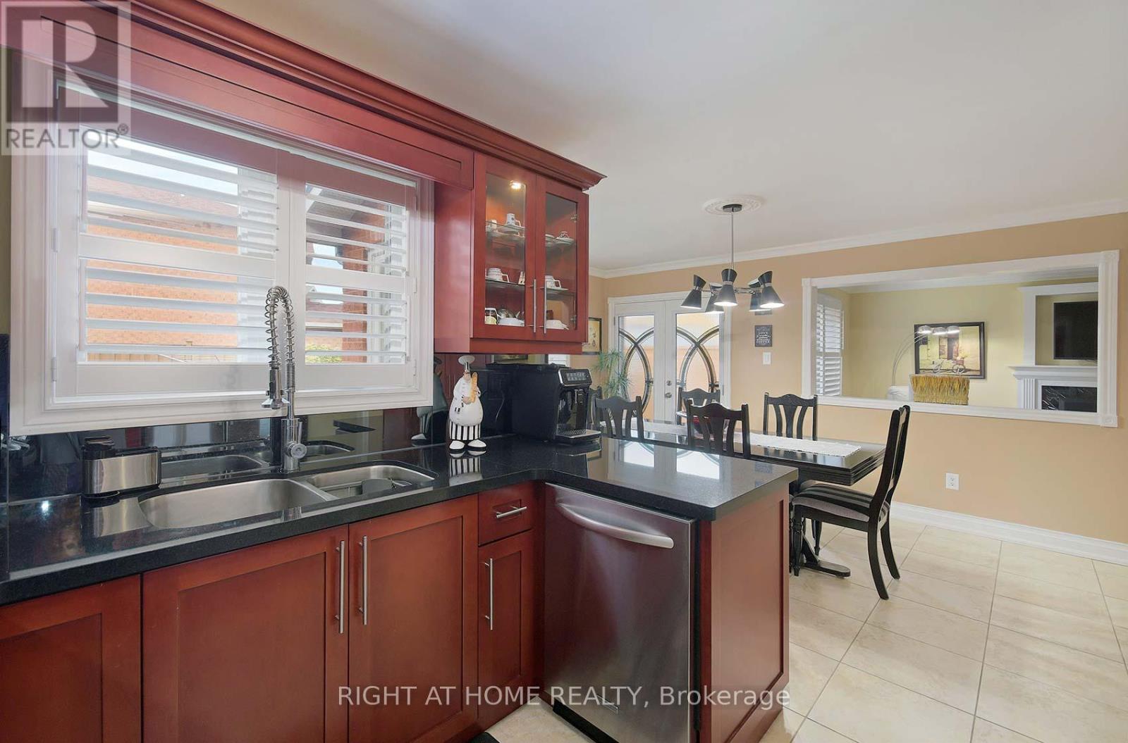 70 Bellona Street, Vaughan, Ontario  L4L 6R4 - Photo 16 - N12529364