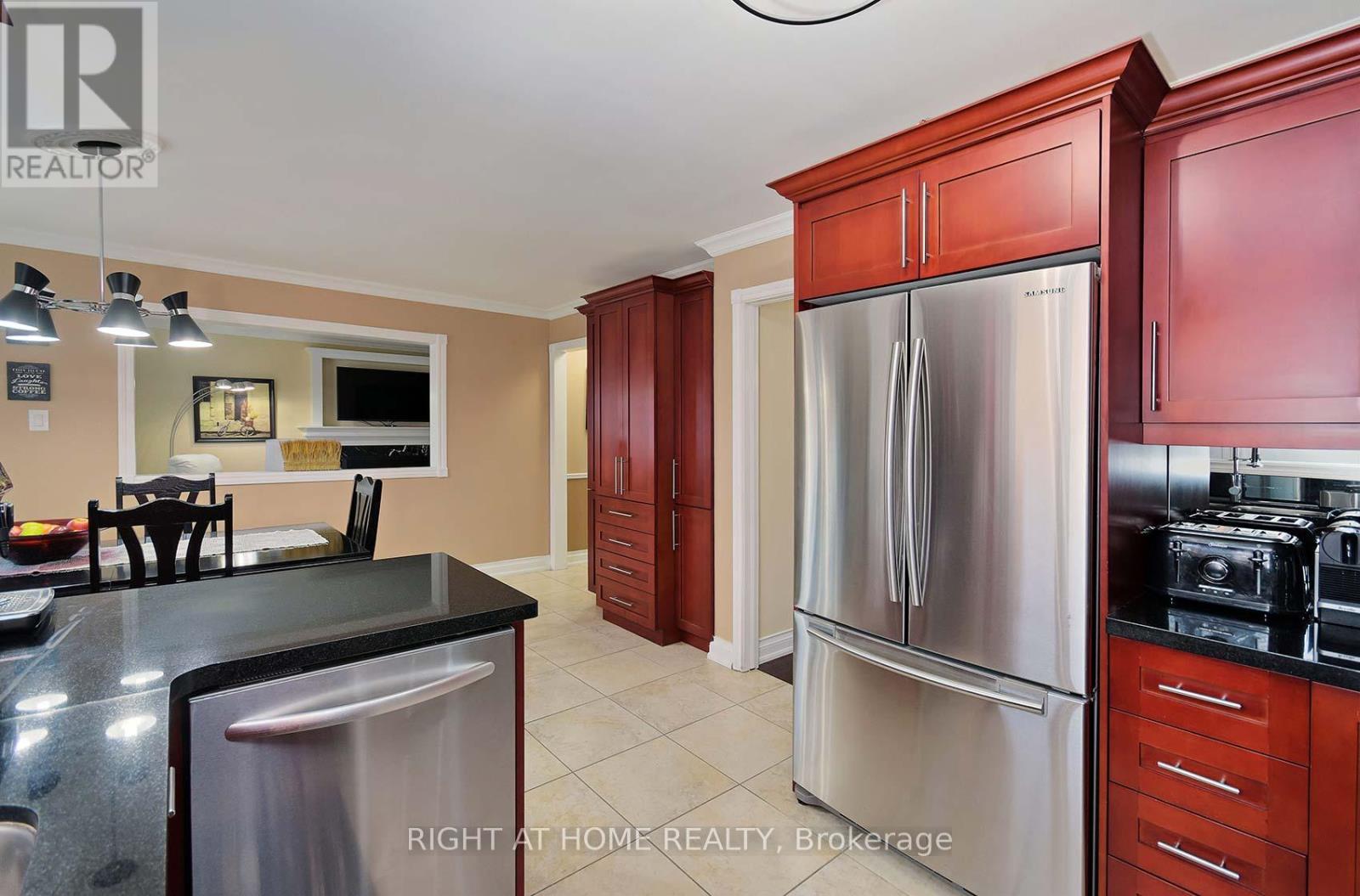 70 Bellona Street, Vaughan, Ontario  L4L 6R4 - Photo 18 - N12529364