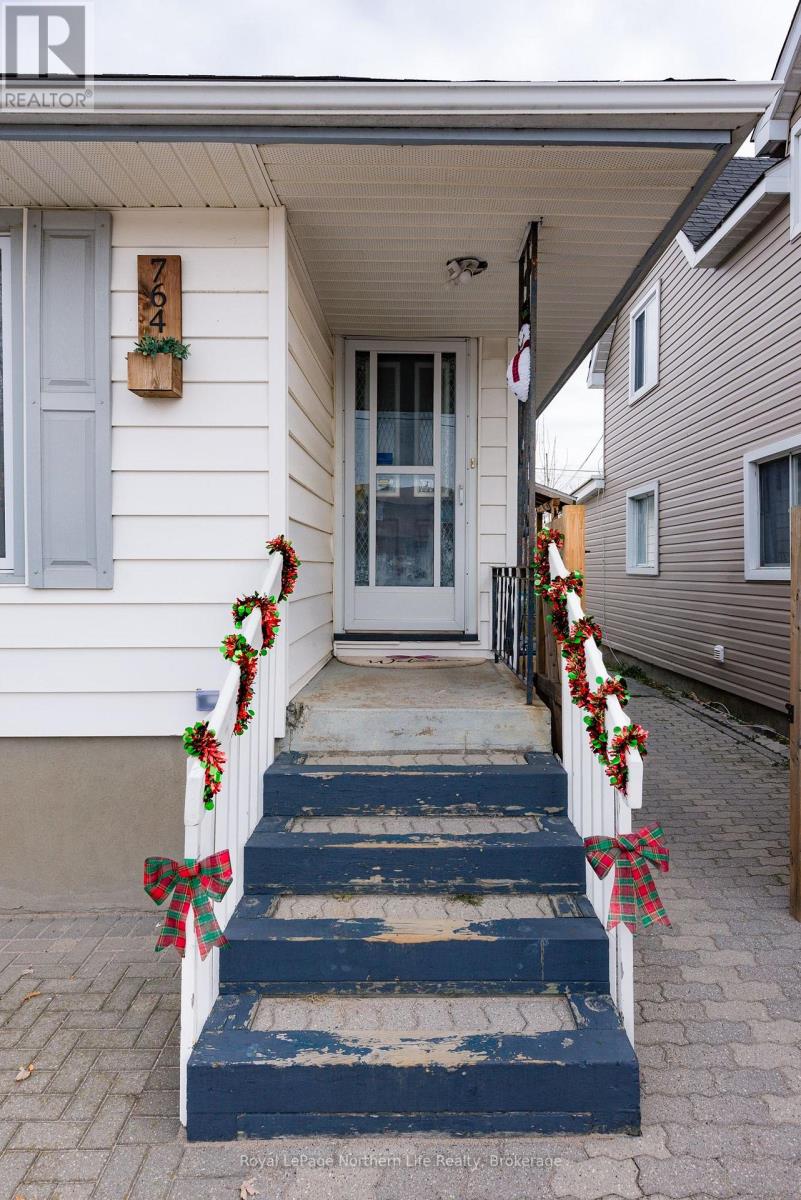 764 O'brien Street, North Bay, Ontario  P1B 5W7 - Photo 3 - X12529482