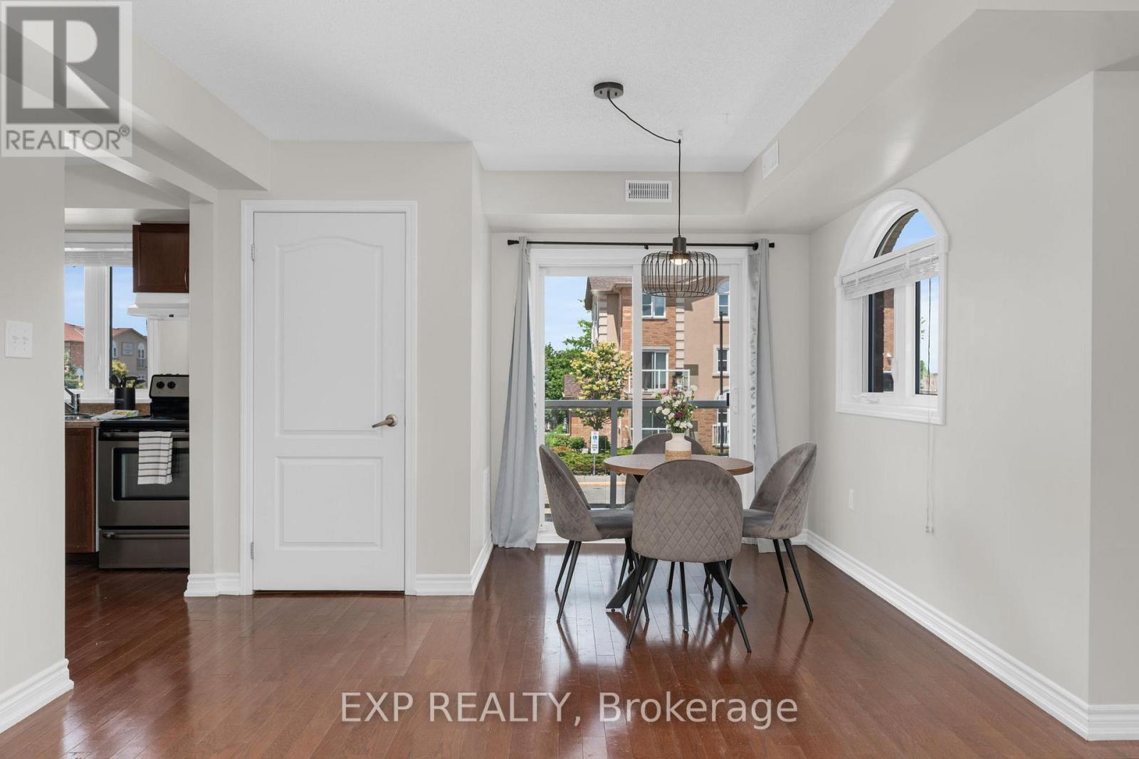 3 - 135 Sydenham Wells, Barrie, Ontario  L4M 0H3 - Photo 8 - S12529320