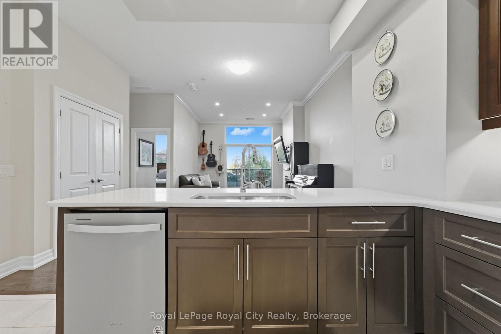 111 - 1878 Gordon Street, Guelph, Ontario  N1L 0P4 - Photo 6 - X12529454