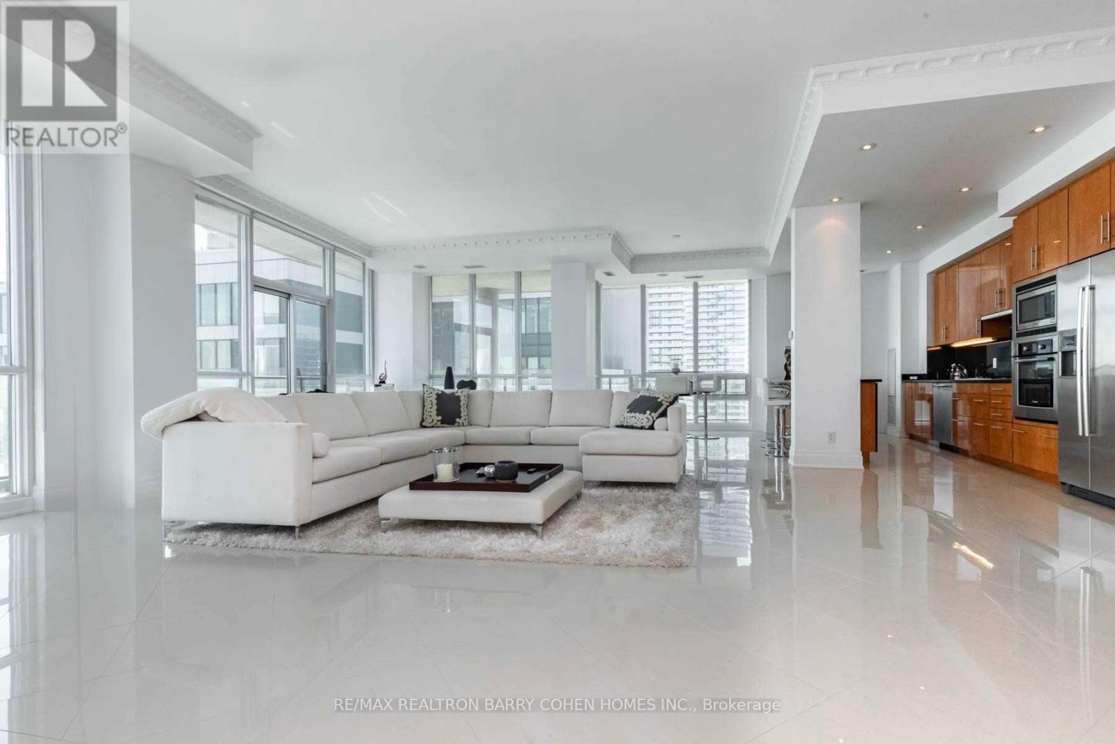 5101 - 16 Harbour Street, Toronto, Ontario  M5J 2Z7 - Photo 3 - C12467118