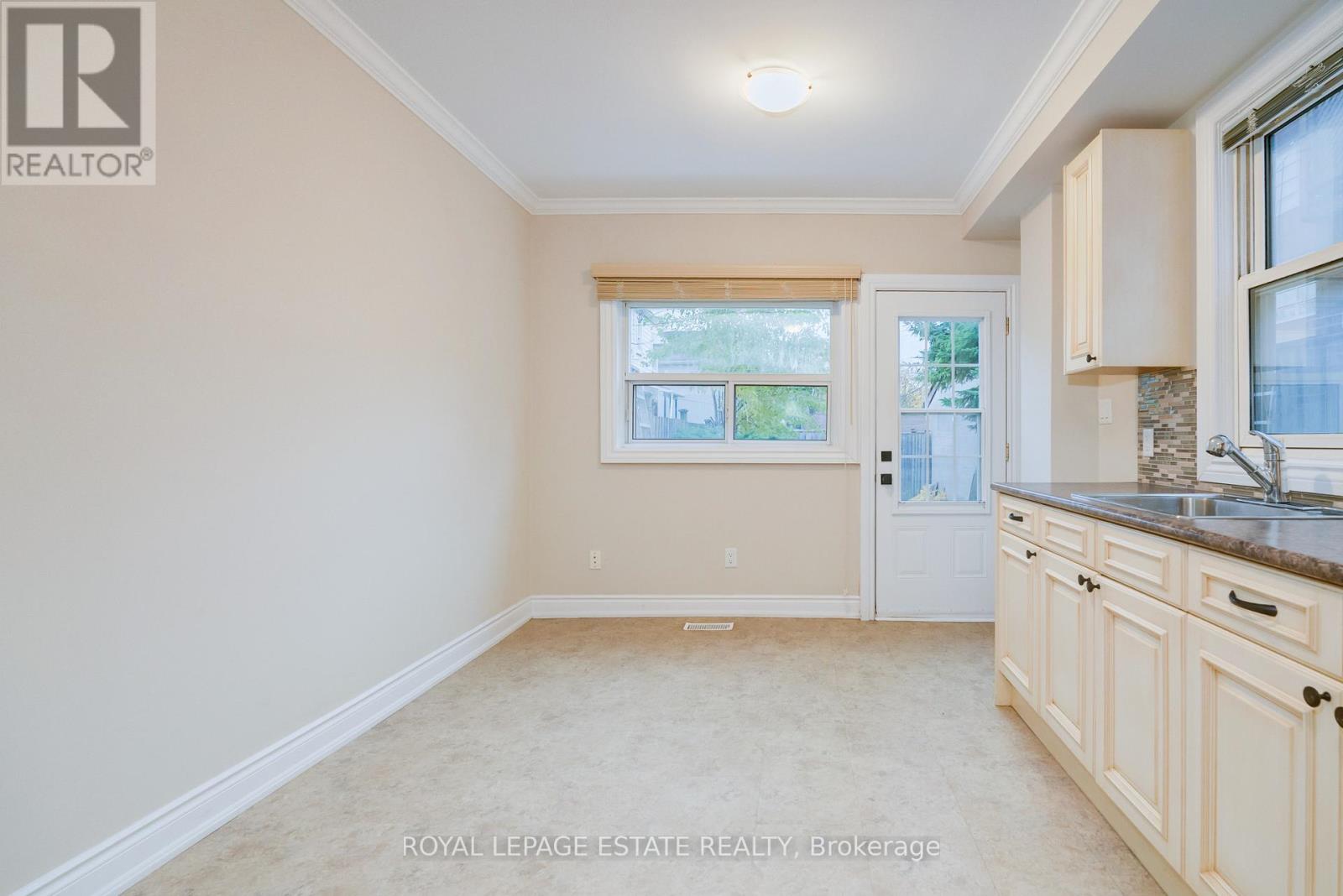 361 Brock Avenue, Toronto, Ontario  M6H 3N4 - Photo 12 - C12528324