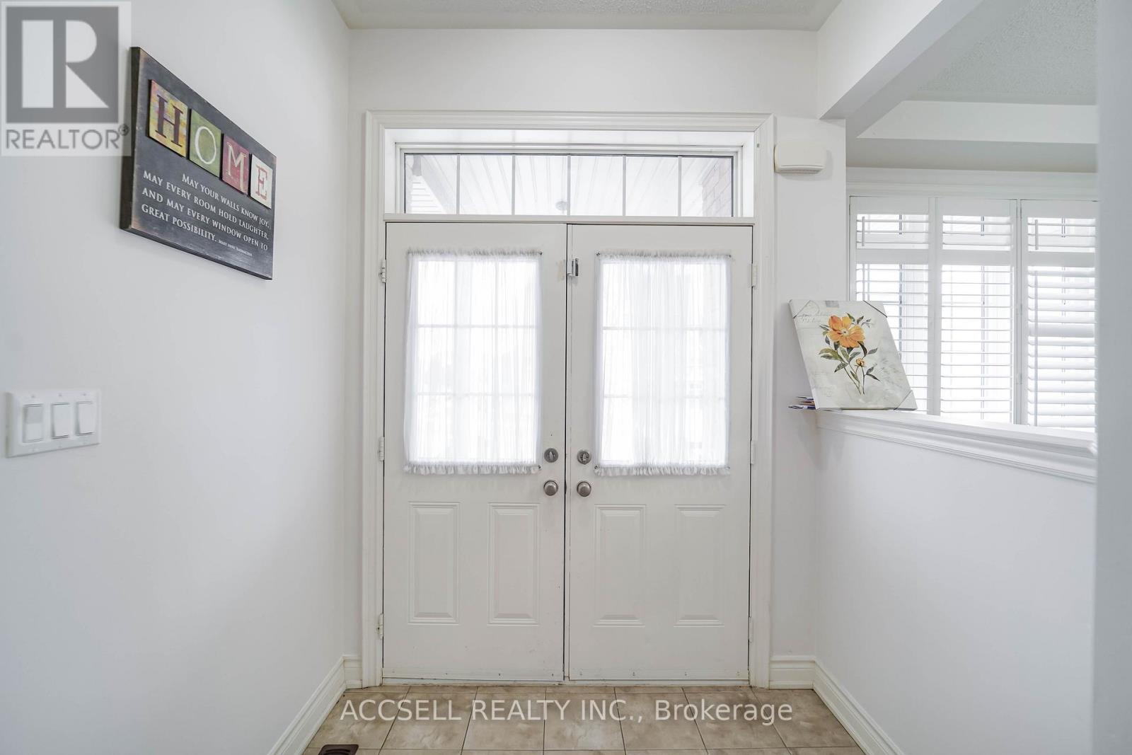 10 Dopp Crescent, Brampton, Ontario  L6P 4C8 - Photo 13 - W12529178