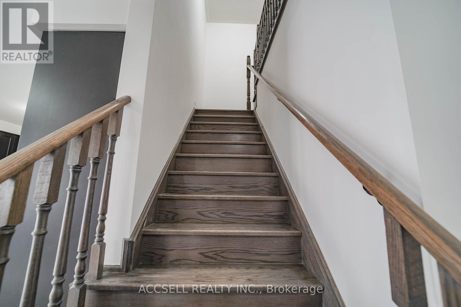 10 Dopp Crescent, Brampton, Ontario  L6P 4C8 - Photo 22 - W12529178