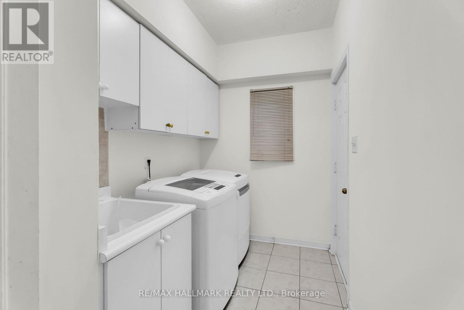 16 Pacific Wind Crescent, Brampton, Ontario  L6R 1Z9 - Photo 11 - W12529182