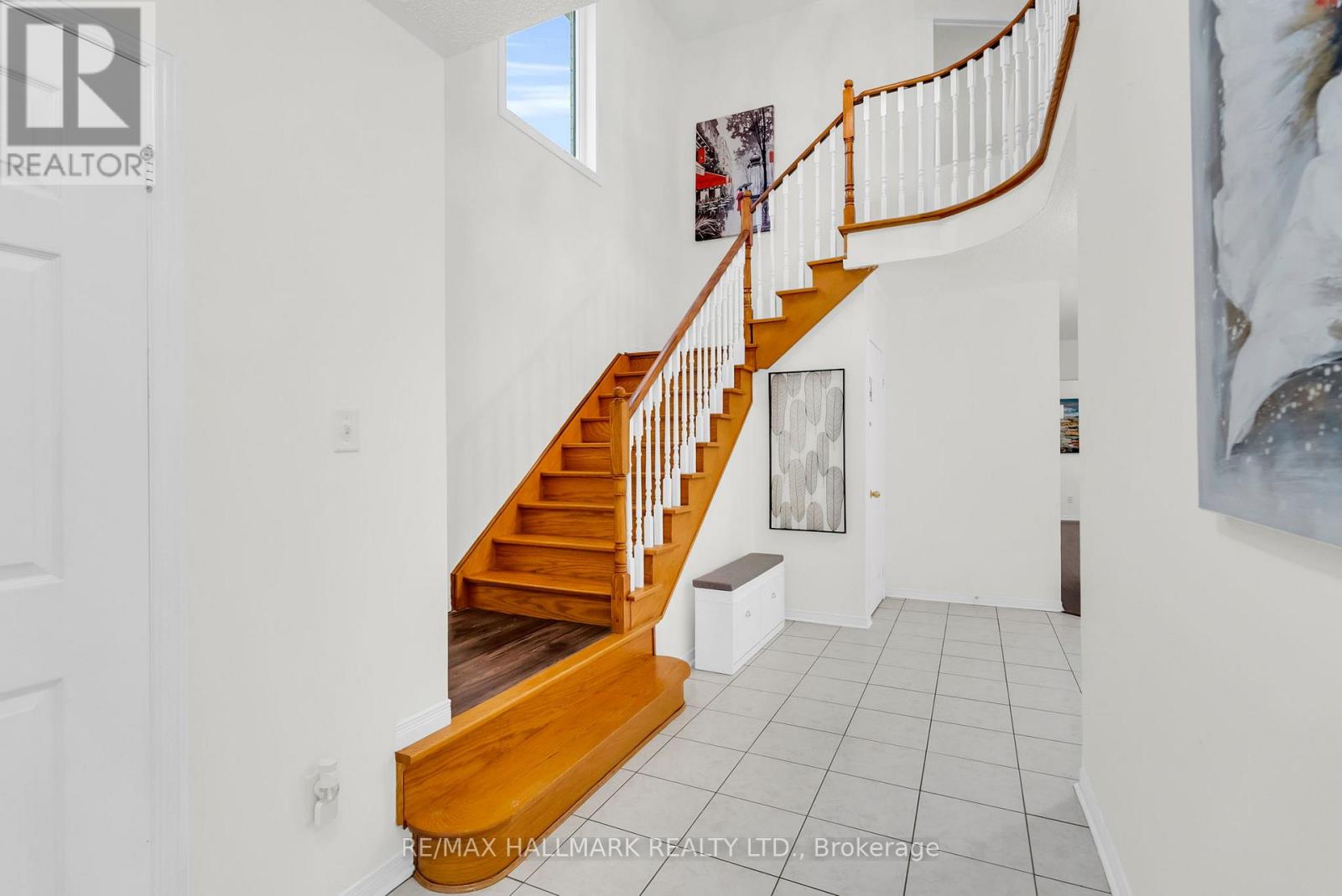 16 Pacific Wind Crescent, Brampton, Ontario  L6R 1Z9 - Photo 2 - W12529182