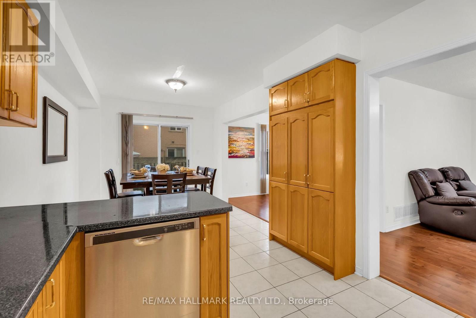 16 Pacific Wind Crescent, Brampton, Ontario  L6R 1Z9 - Photo 5 - W12529182