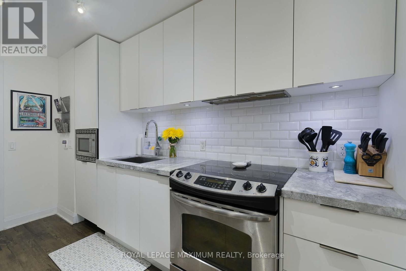 609 - 110 Marine Parade Drive, Toronto, Ontario  M8V 0B6 - Photo 14 - W12529202