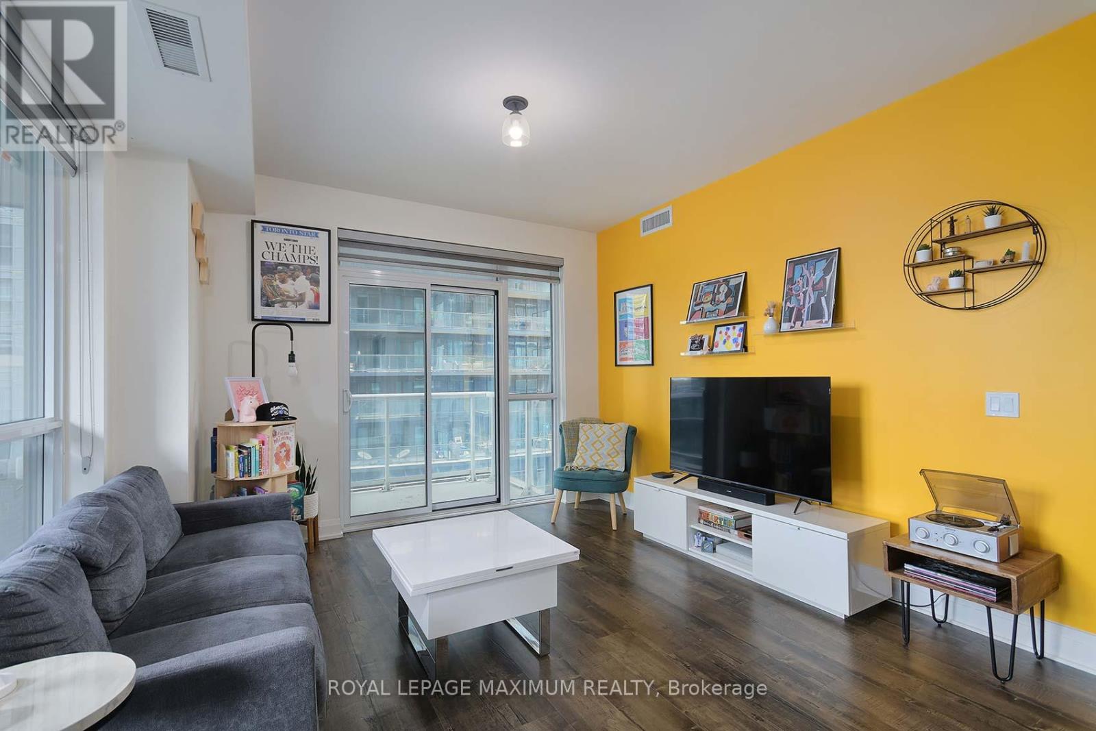 609 - 110 Marine Parade Drive, Toronto, Ontario  M8V 0B6 - Photo 9 - W12529202