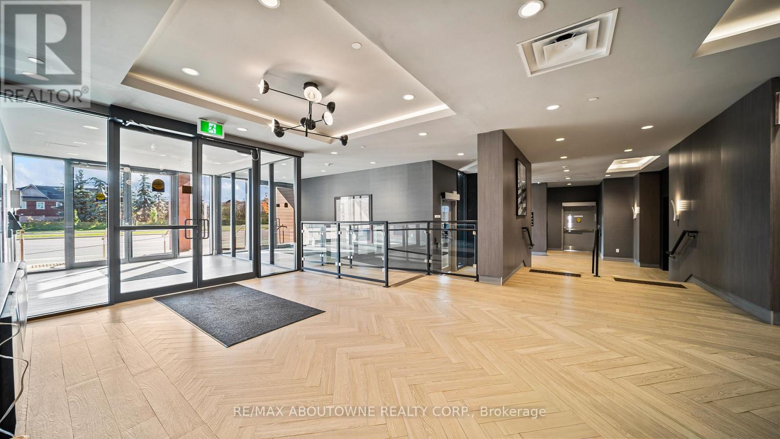 004 - 95 Dundas Street W, Oakville, Ontario  L6M 5N4 - Photo 15 - W12529254