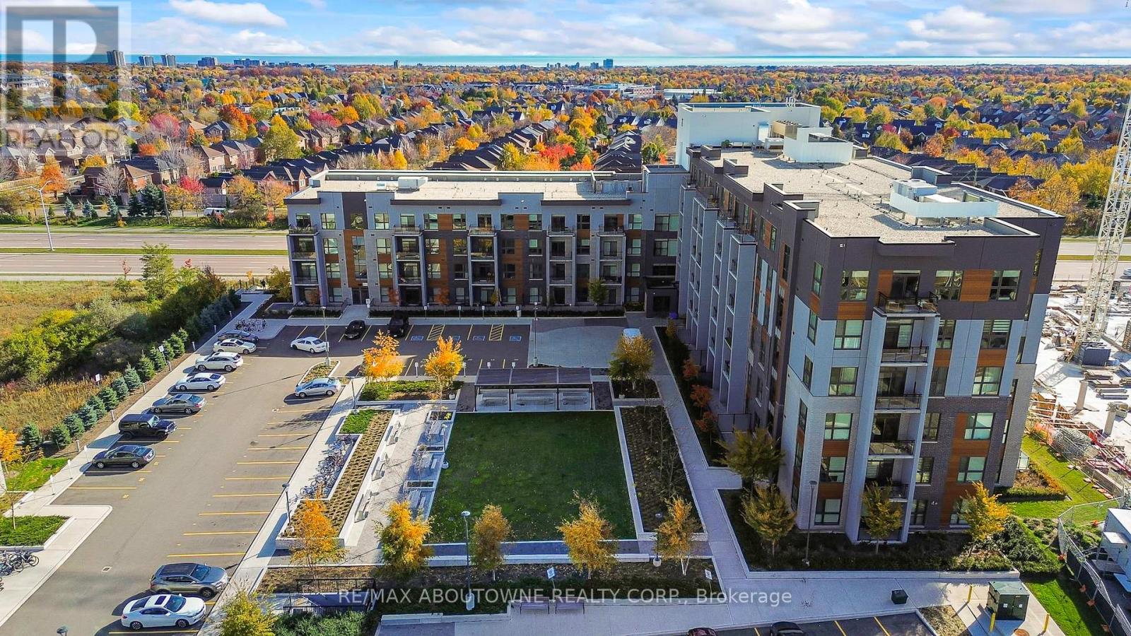 004 - 95 Dundas Street W, Oakville, Ontario  L6M 5N4 - Photo 18 - W12529254