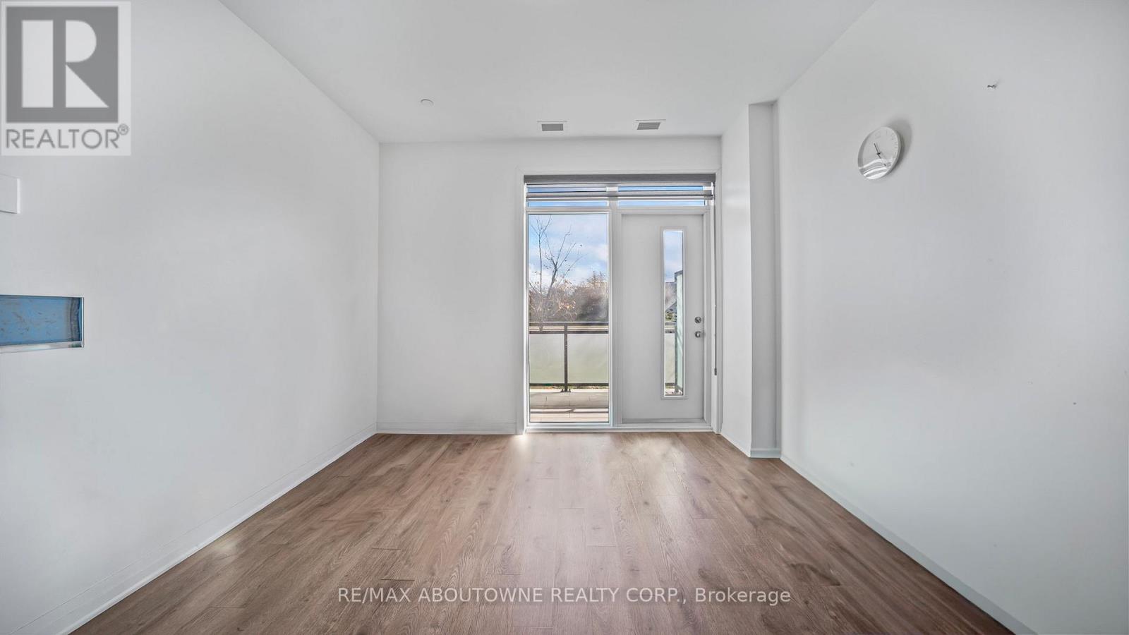 004 - 95 Dundas Street W, Oakville, Ontario  L6M 5N4 - Photo 7 - W12529254