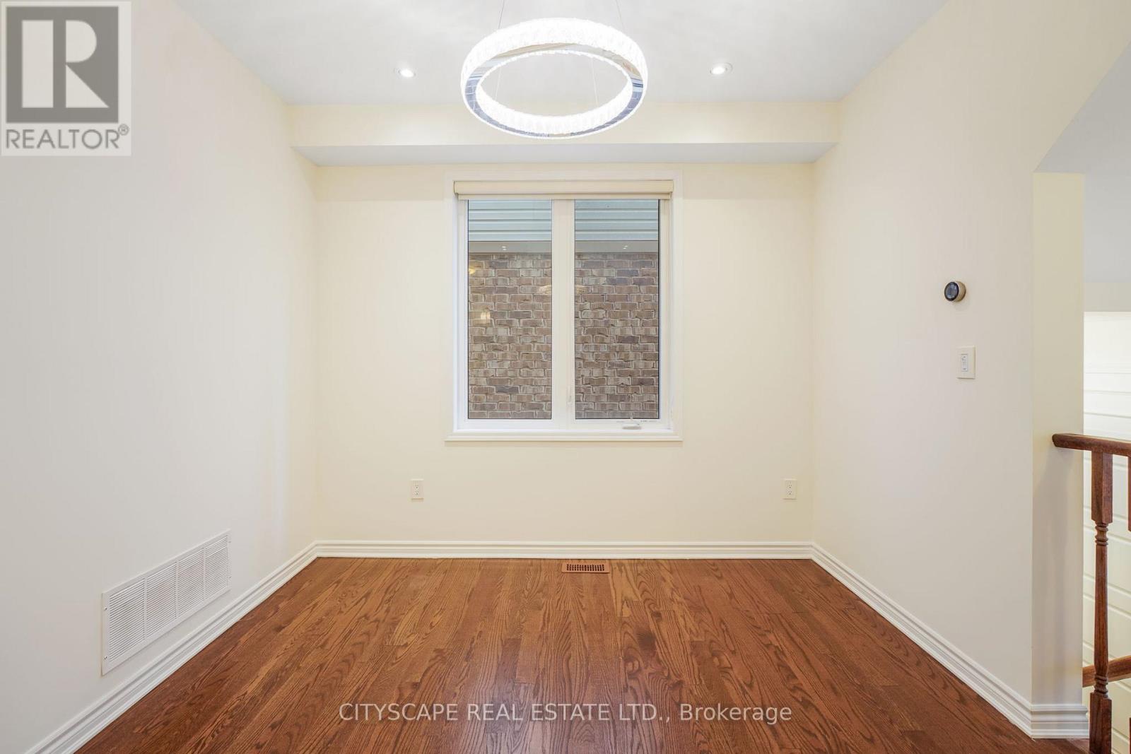 141 Hatt Court, Milton, Ontario  L9E 1G7 - Photo 10 - W12529258