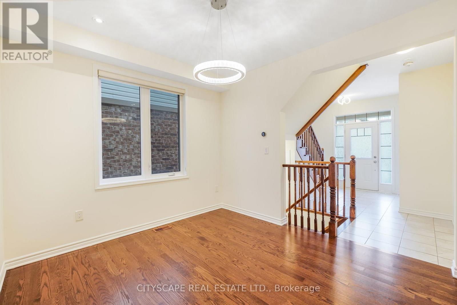 141 Hatt Court, Milton, Ontario  L9E 1G7 - Photo 11 - W12529258