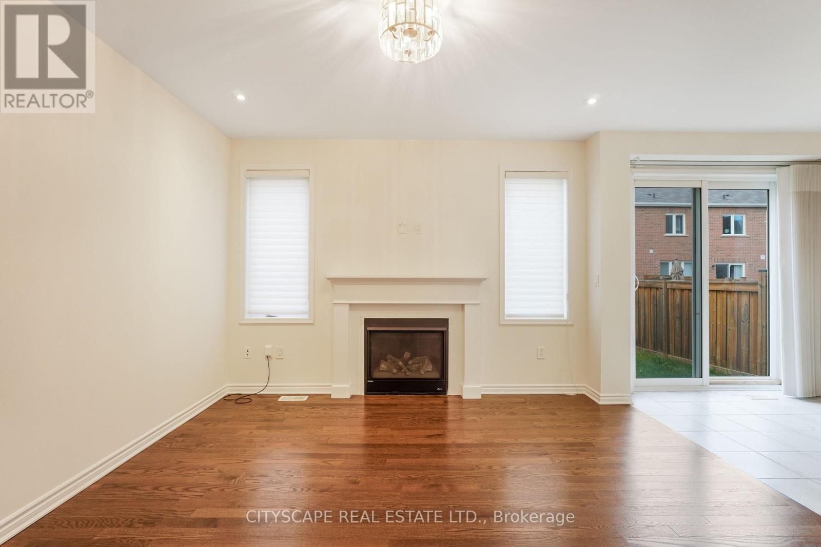 141 Hatt Court, Milton, Ontario  L9E 1G7 - Photo 13 - W12529258