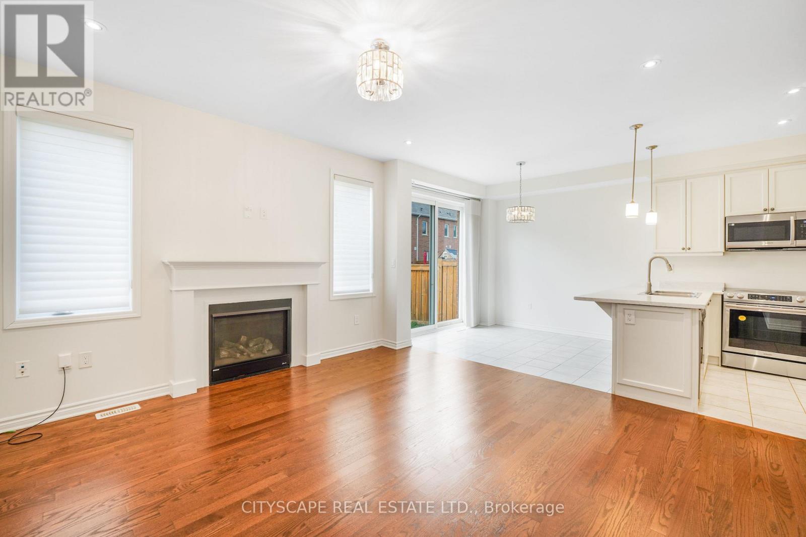 141 Hatt Court, Milton, Ontario  L9E 1G7 - Photo 14 - W12529258