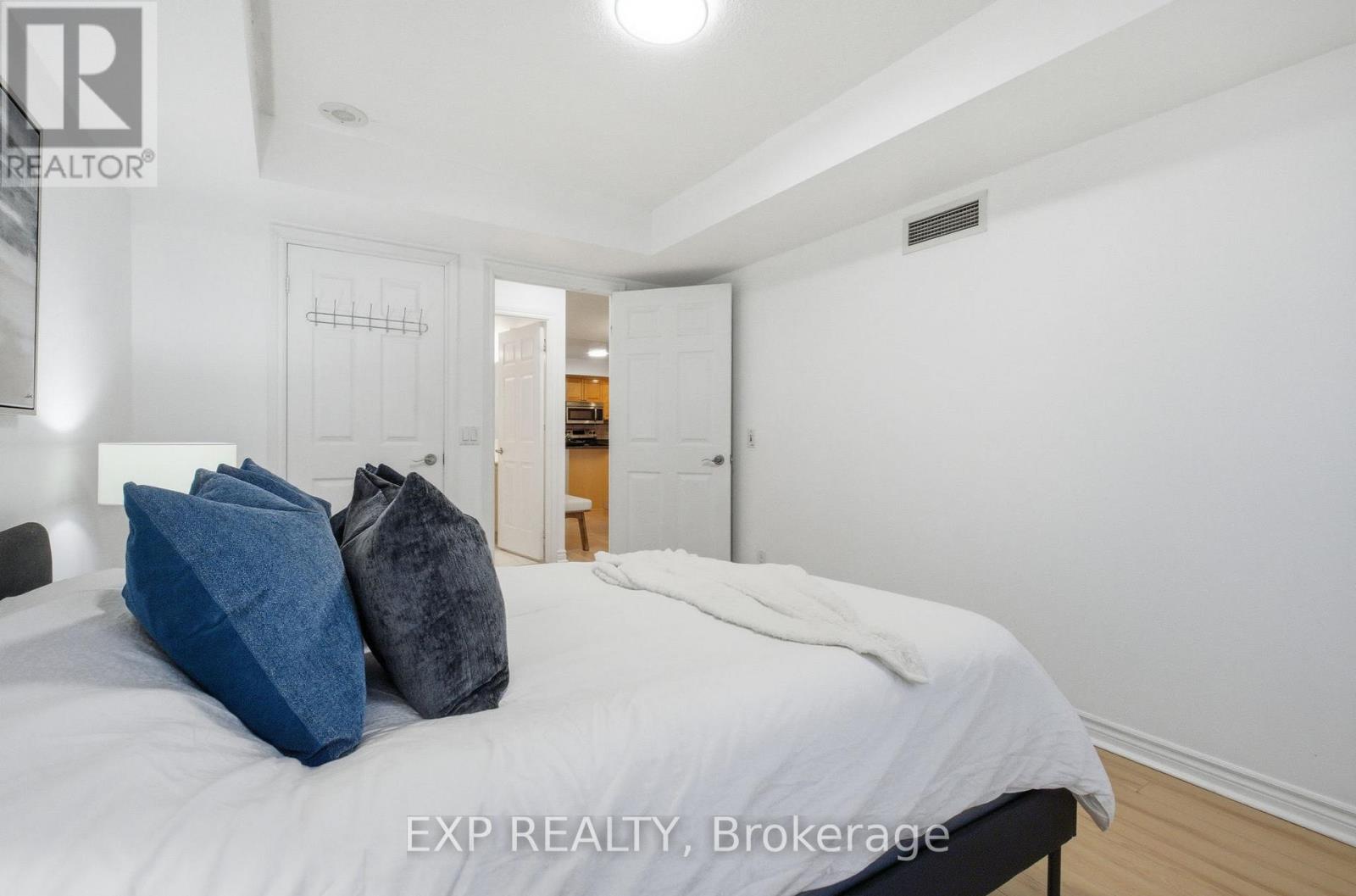 1630 - 5233 Dundas Street W, Toronto, Ontario  M9B 6M1 - Photo 19 - W12529282