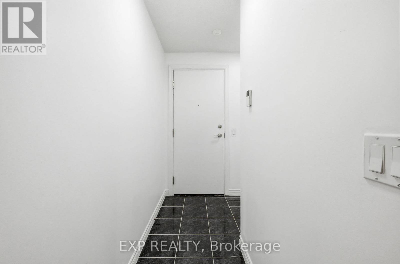 1630 - 5233 Dundas Street W, Toronto, Ontario  M9B 6M1 - Photo 3 - W12529282