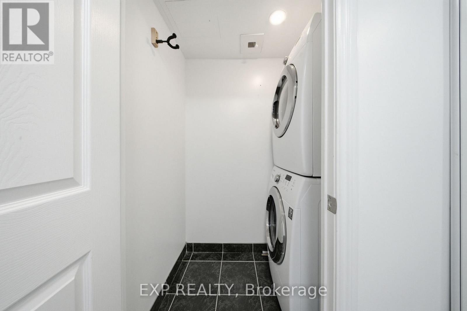 1630 - 5233 Dundas Street W, Toronto, Ontario  M9B 6M1 - Photo 5 - W12529282