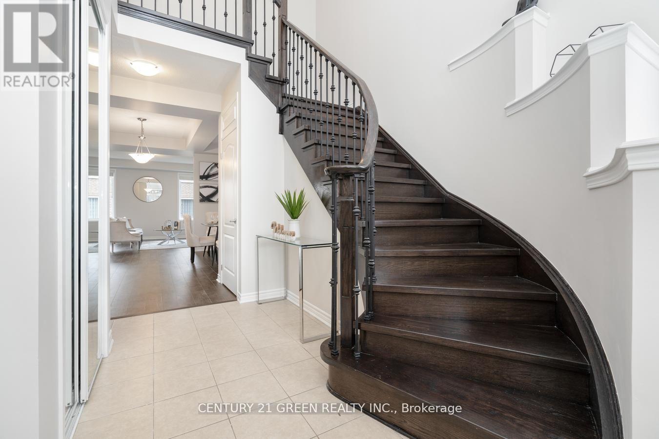 86 Leadenhall Road, Brampton, Ontario  L7A 4G2 - Photo 10 - W12529284