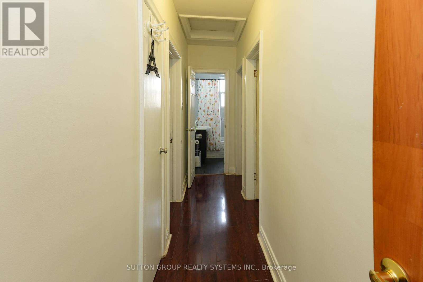 30 Silvercrest Avenue, Toronto, Ontario  M8W 2S4 - Photo 10 - W12529290