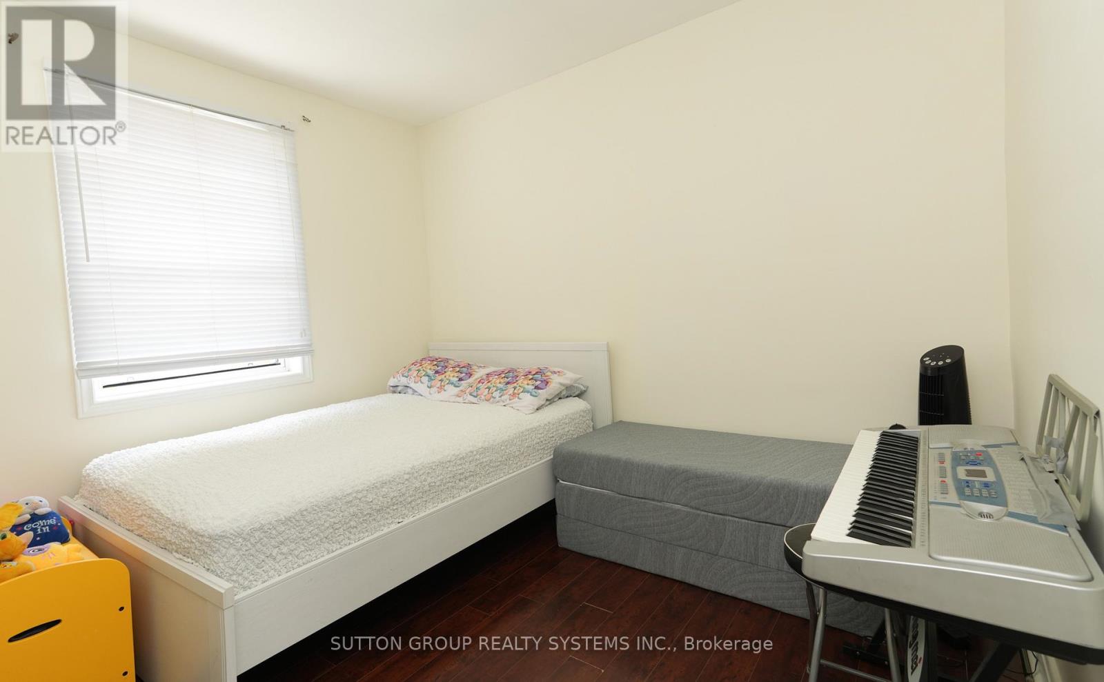 30 Silvercrest Avenue, Toronto, Ontario  M8W 2S4 - Photo 12 - W12529290