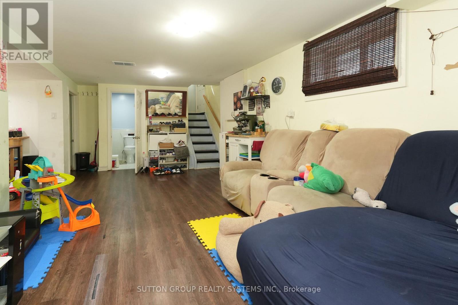 30 Silvercrest Avenue, Toronto, Ontario  M8W 2S4 - Photo 15 - W12529290