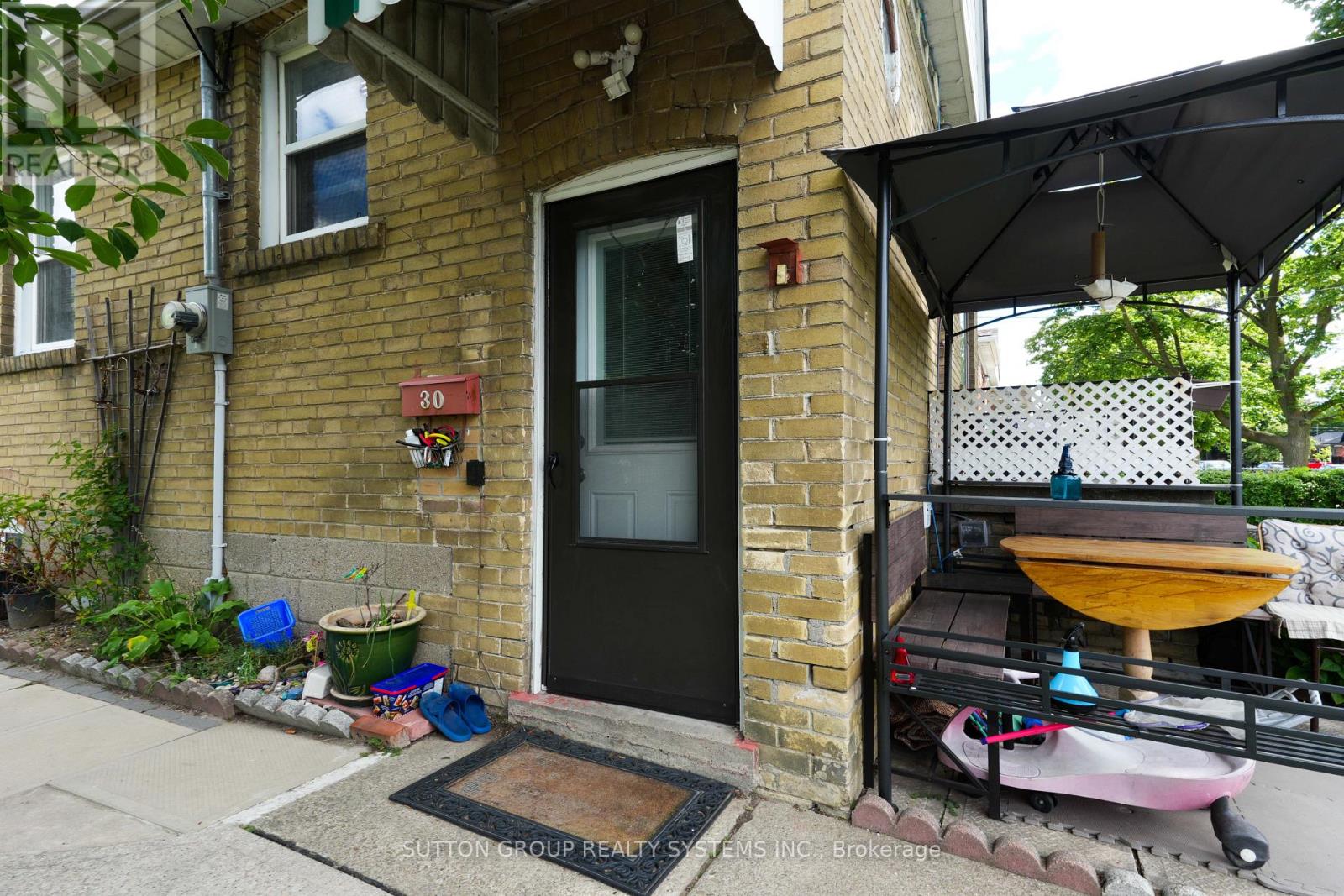 30 Silvercrest Avenue, Toronto, Ontario  M8W 2S4 - Photo 22 - W12529290