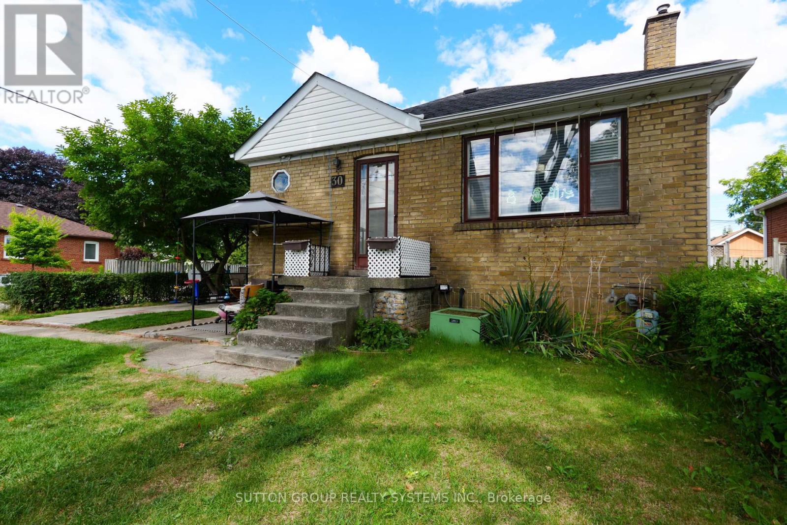 30 Silvercrest Avenue, Toronto, Ontario  M8W 2S4 - Photo 28 - W12529290