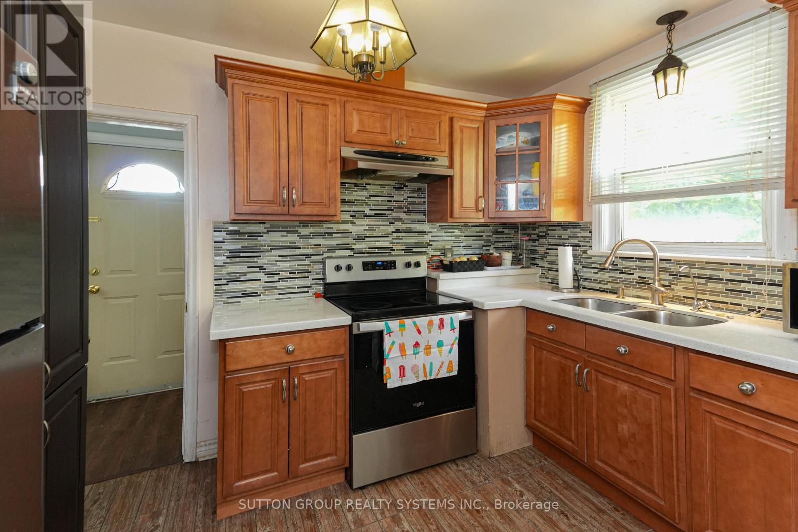 30 Silvercrest Avenue, Toronto, Ontario  M8W 2S4 - Photo 4 - W12529290